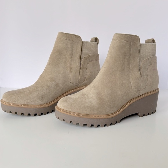 Dolce Vita Women’s Rango Cream Suede Ankle Booties With Rubber Sole Size 9 - Picture 3 of 8